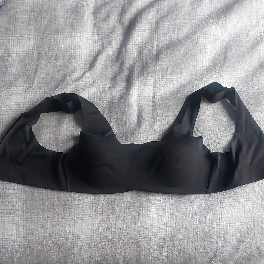 Hanes Seamless Black Bralette Size Small